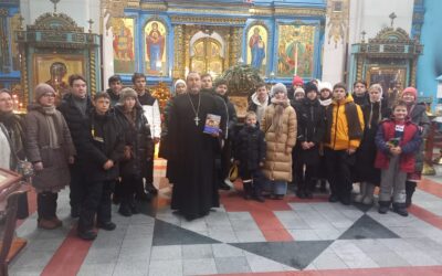 Об истории и святынях Успенского собора узнали школьники из Владивостока