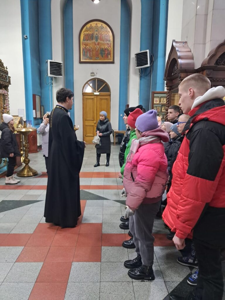 «Поделились радостью»: воспитанники психоневрологического интерната посетили Успенский собор