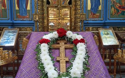 Божественная литургия в Крестопоклонную Неделю