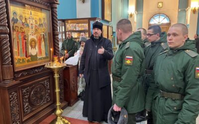 Солдаты-срочники узнали о святынях Успенского собора