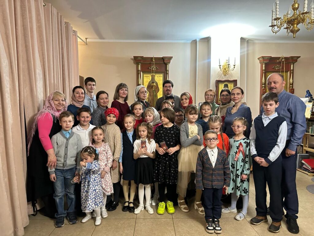 Праздник Пасхи в воскресной школе объединил взрослых и детей