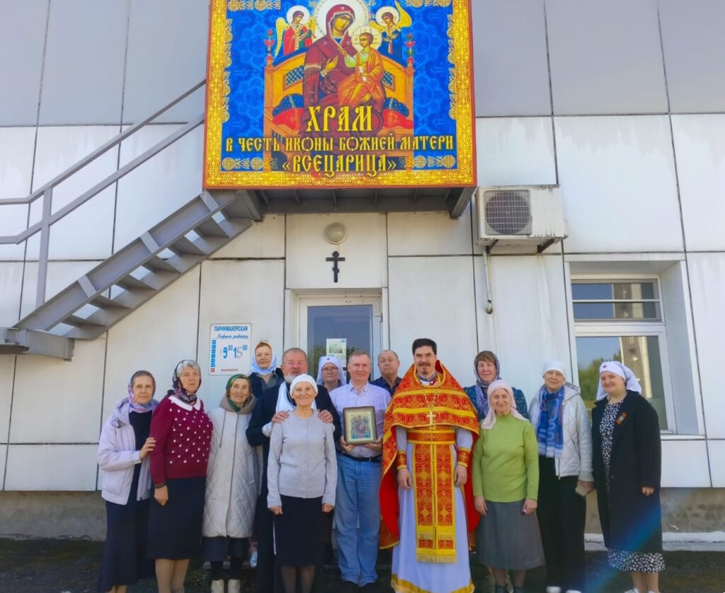 Божественная литургия в храме при краевом онкоцентре