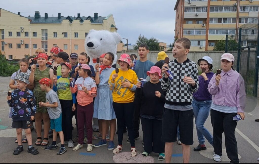Маленький праздник для подопечных детского психоневрологического интерната