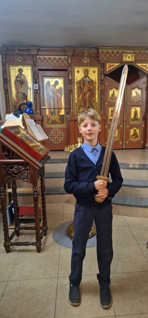 Ученики воскресной школы почувствовали себя богатырями