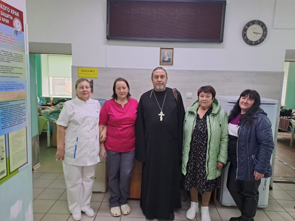 Четверо подопечных хабаровского «Центра социальной адаптации» приняли Таинство Крещения