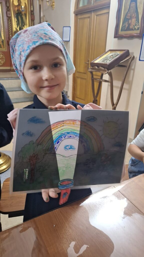 О свете и тьме рассуждали ученики на занятии в воскресной школе