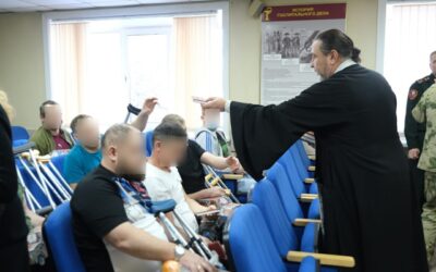 Хабаровский священник поздравил с Рождеством Христовым раненых «росгвардейцев»